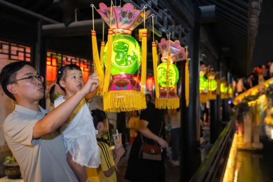 精品瓜燈展現(xiàn)場。主辦方供圖